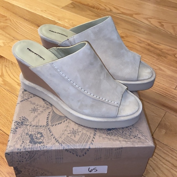 Free People Tan Wedge Sandals - Picture 5 of 11